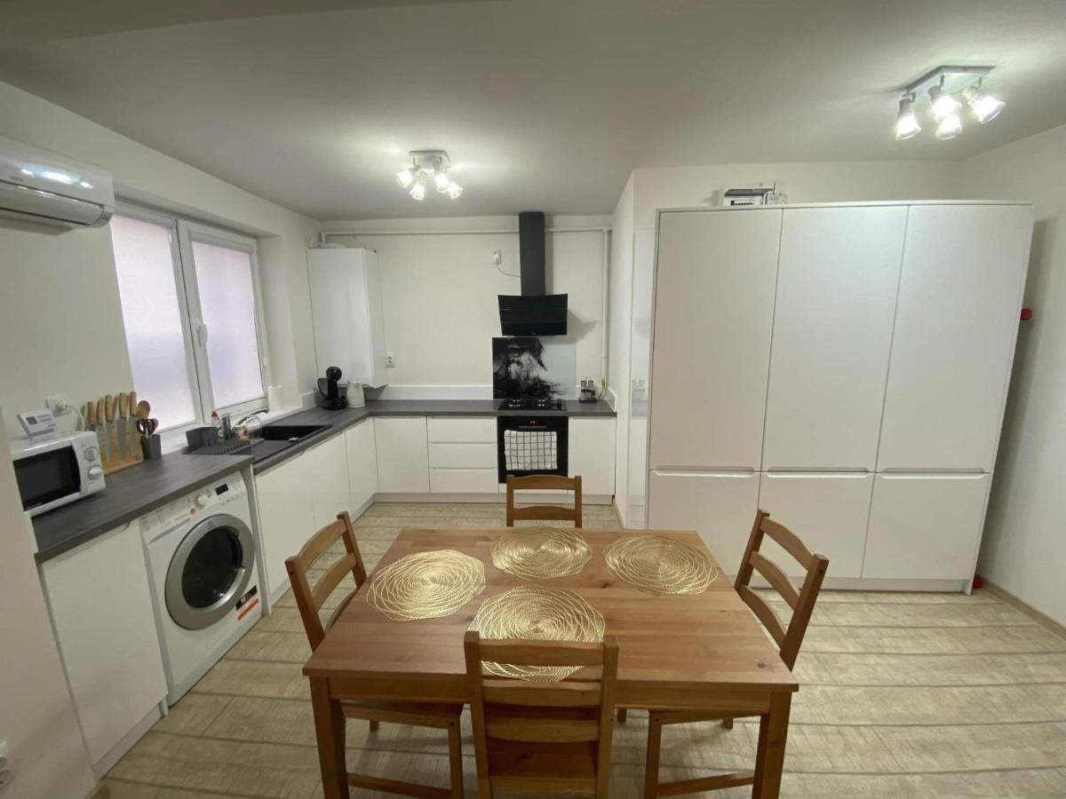 The Best Apartament Central Hunedoara Buitenkant foto