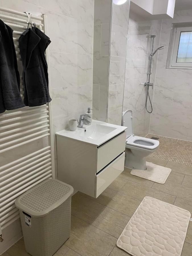 The Best Apartament Central Hunedoara Buitenkant foto